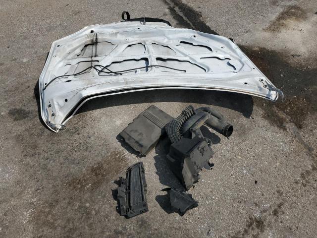 JM1BK12FX81865770 - 2008 MAZDA 3 I WHITE photo 12