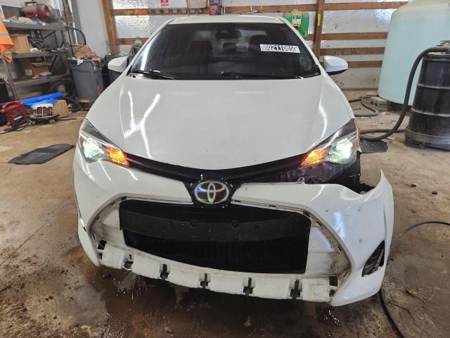 5YFBURHE9JP854350 - 2018 TOYOTA COROLLA L 白色 照片 5