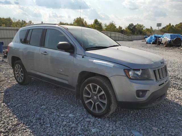 1C4NJCBA8GD777250 - 2016 JEEP COMPASS SPORT Silber Foto 4