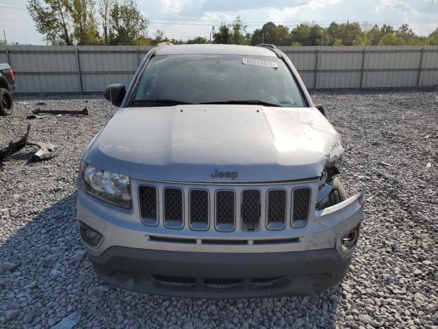 1C4NJCBA8GD777250 - 2016 JEEP COMPASS SPORT Silber Foto 5