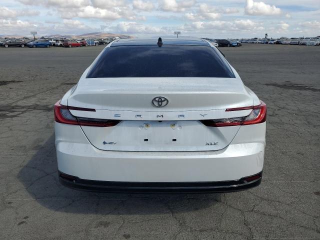 4T1DAACK6SU069476 - 2025 TOYOTA CAMRY XSE WHITE photo 6