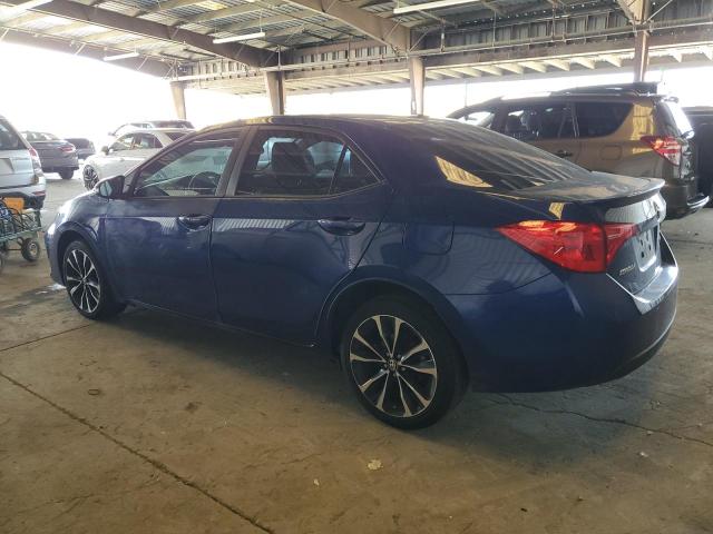 2T1BURHE8JC013085 - 2018 TOYOTA COROLLA L BLUE photo 2