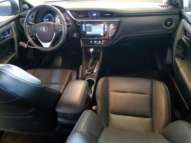 2T1BURHE8JC013085 - 2018 TOYOTA COROLLA L BLUE photo 8