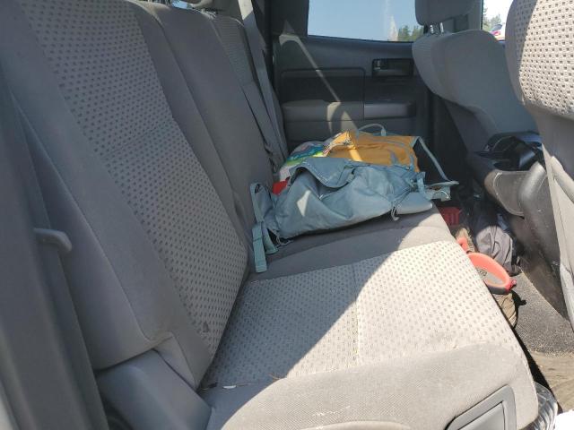 5TFCY5F15CX013552 - 2012 TOYOTA TUNDRA DOUBLE CAB SR5 WHITE photo 10