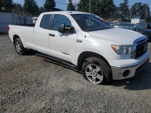 5TFCY5F15CX013552 - 2012 TOYOTA TUNDRA DOUBLE CAB SR5 WHITE photo 4