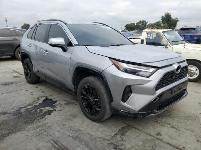 JTM16RFVXPD107151 - 2023 TOYOTA RAV4 SE 银色 照片 4