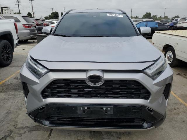 JTM16RFVXPD107151 - 2023 TOYOTA RAV4 SE 银色 照片 5