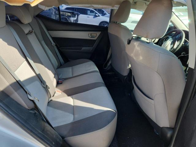 2T1BURHE7JC098713 - 2018 TOYOTA COROLLA L Silber Foto 10