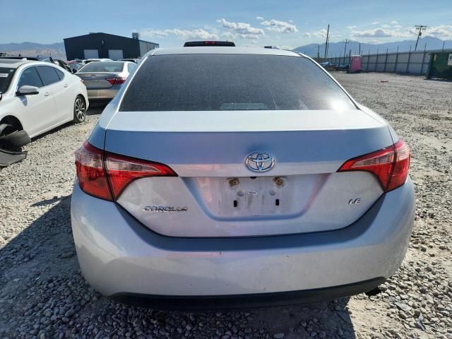 2T1BURHE7JC098713 - 2018 TOYOTA COROLLA L Silber Foto 6