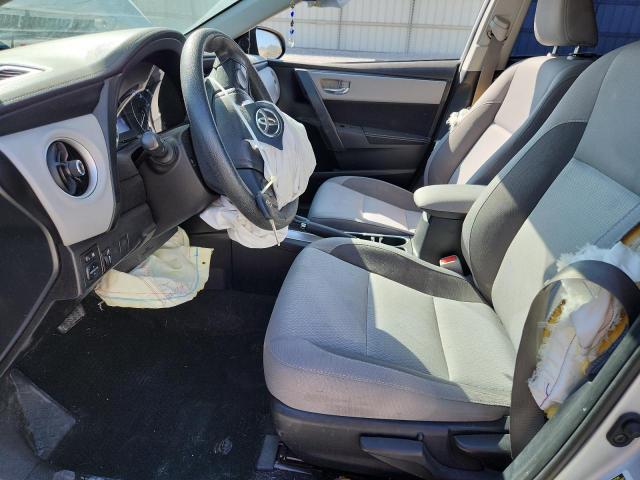 2T1BURHE7JC098713 - 2018 TOYOTA COROLLA L Silber Foto 7