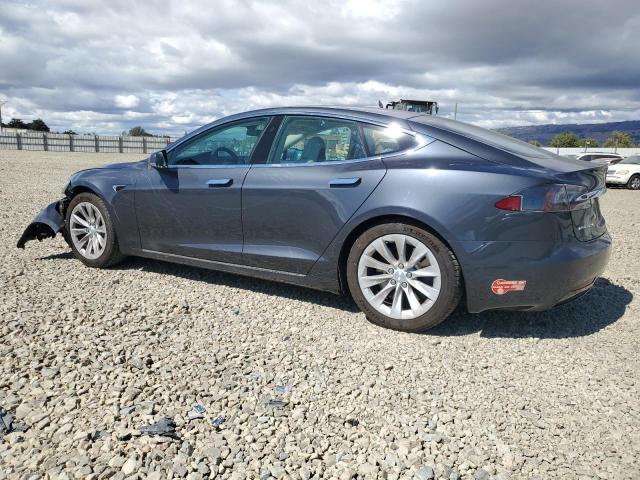 5YJSA1E29HF230526 - 2017 TESLA MODEL S رمادي صورة 2