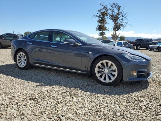 5YJSA1E29HF230526 - 2017 TESLA MODEL S رمادي صورة 4