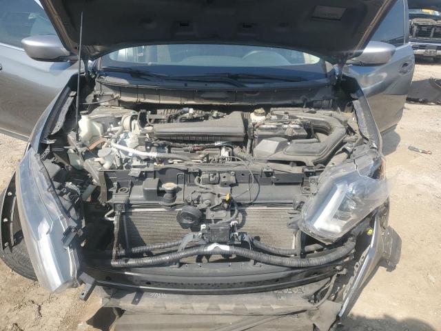 KNMAT2MV7JP526051 - 2018 NISSAN ROGUE S Silber Foto 12