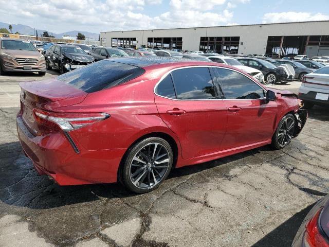 4T1B61HK0JU632425 - 2018 TOYOTA CAMRY XSE 栗色 照片 3