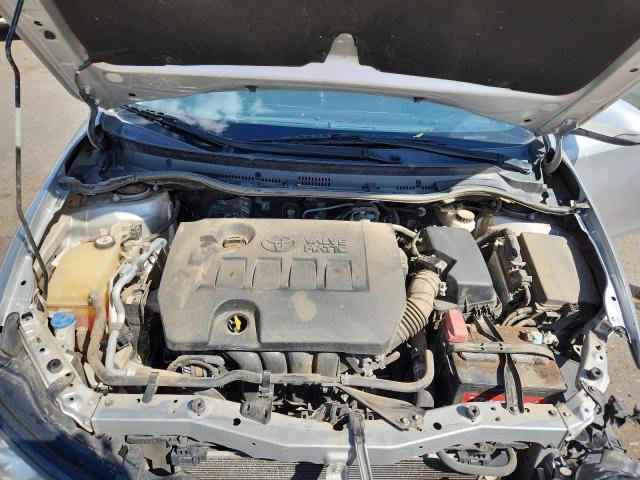 JTNKARJE3JJ564401 - 2018 TOYOTA COROLLA IM Сріблястий фото 11