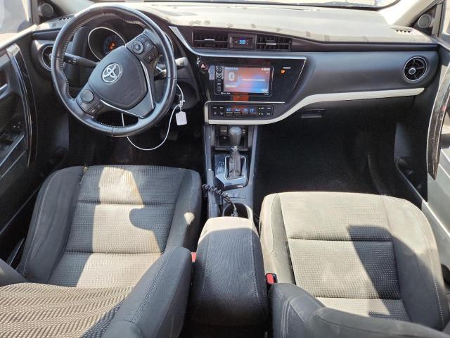 JTNKARJE3JJ564401 - 2018 TOYOTA COROLLA IM Сріблястий фото 8