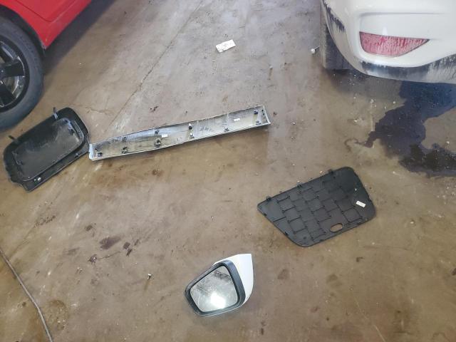 KL7CJPSB4KB807739 - 2019 CHEVROLET TRAX 1LT Ақ фото 13