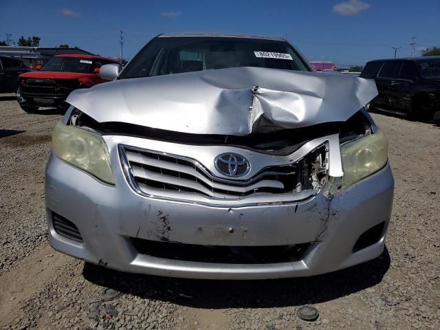 4T4BF3EK4AR080692 - 2010 TOYOTA CAMRY BASE SILVER photo 5