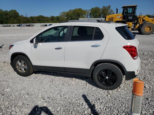 3GNCJLSB5LL122202 - 2020 CHEVROLET TRAX 1LT WHITE photo 2