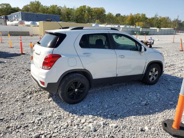 3GNCJLSB5LL122202 - 2020 CHEVROLET TRAX 1LT WHITE photo 3