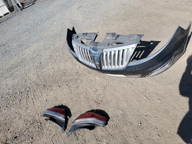 1LNHL9DR1AG608024 - 2010 LINCOLN MKS BLUE photo 12