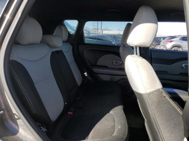 KNDJP3A58F7124853 - 2015 KIA SOUL + GRAY photo 10