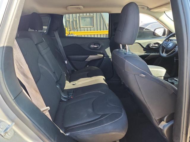 1C4PJLCB7HW669644 - 2017 JEEP CHEROKEE LATITUDE Silber Foto 11