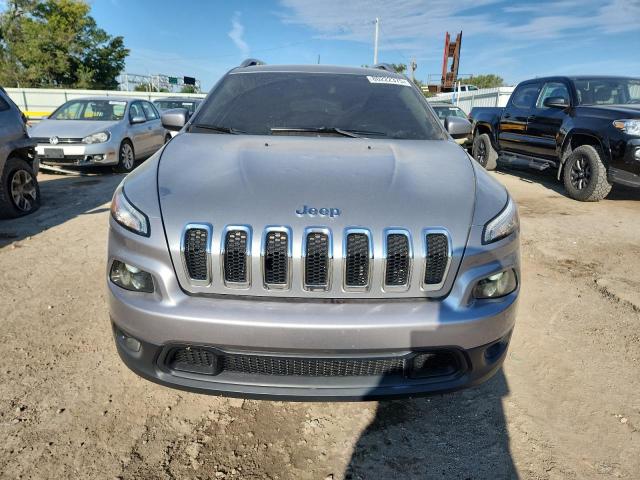 1C4PJLCB7HW669644 - 2017 JEEP CHEROKEE LATITUDE Silber Foto 5