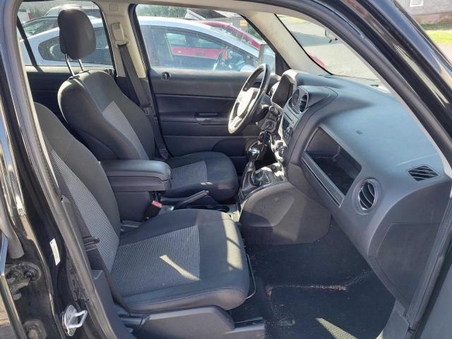 1J4NF1GB1BD212946 - 2011 JEEP PATRIOT SPORT BLACK photo 5