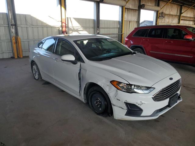 3FA6P0H73LR155787 - 2020 FORD FUSION SE WHITE photo 4