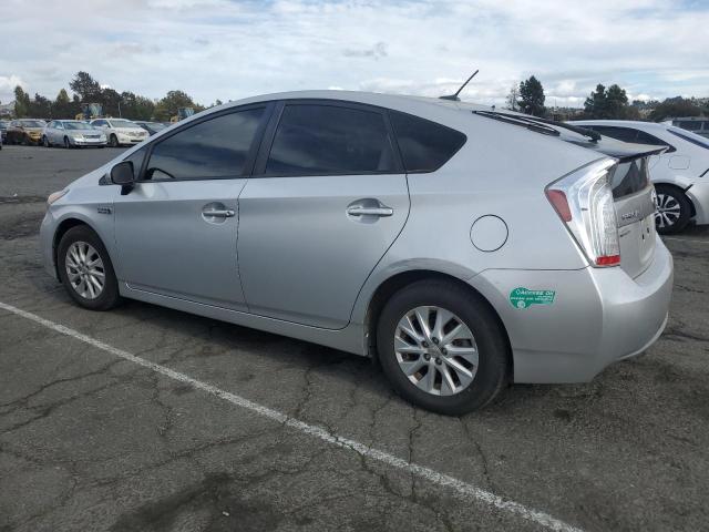 JTDKN3DP2E3055817 - 2014 TOYOTA PRIUS PLUG SILVER photo 2