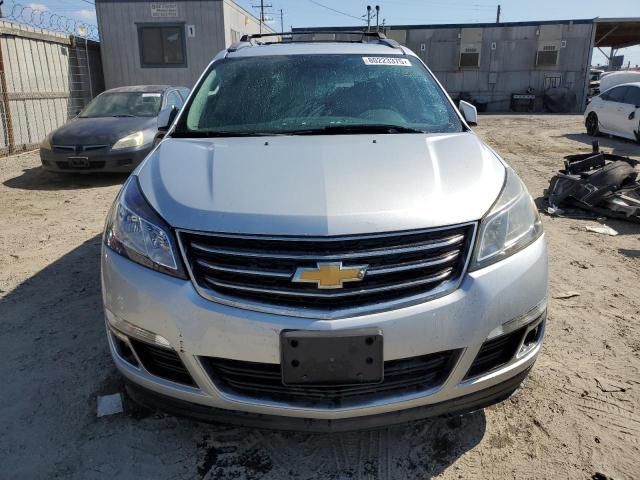 1GNKRGKD8FJ354317 - 2015 CHEVROLET TRAVERSE LT Silber Foto 5