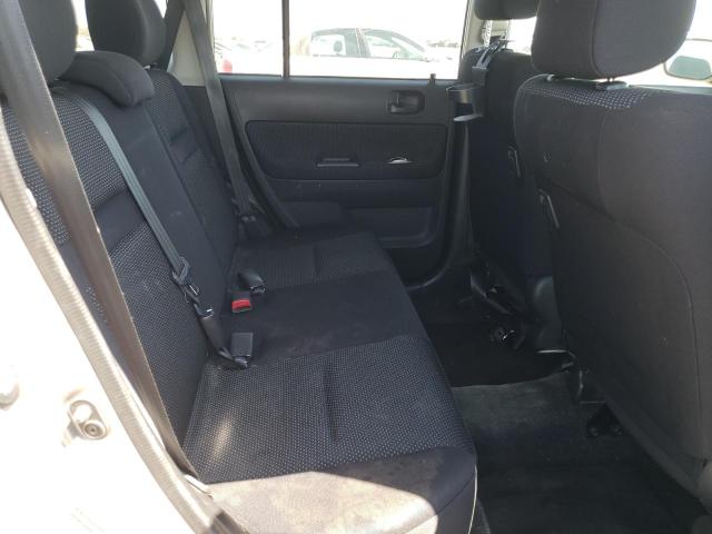 JTLKT324954000424 - 2005 TOYOTA SCION XB SILVER photo 10