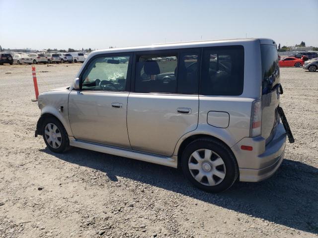 JTLKT324954000424 - 2005 TOYOTA SCION XB SILVER photo 2