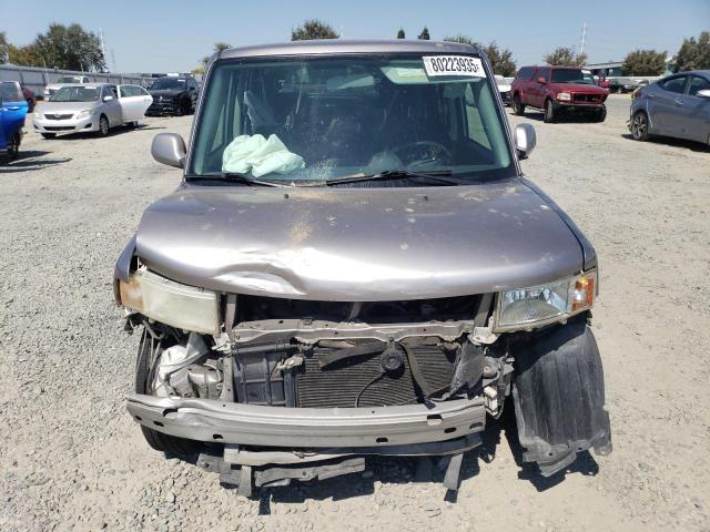 JTLKT324954000424 - 2005 TOYOTA SCION XB SILVER photo 5