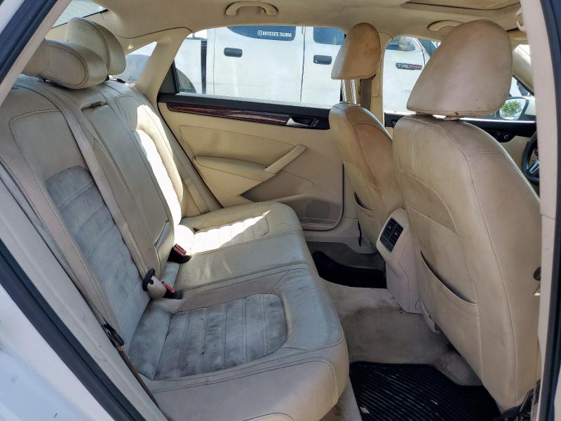 1VWCH7A37DC039936 - 2013 VOLKSWAGEN PASSAT SEL WHITE photo 10