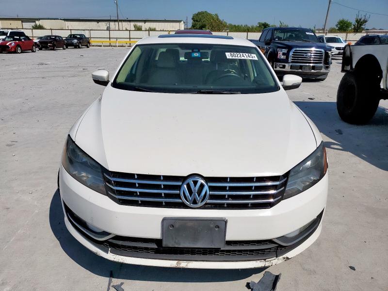 1VWCH7A37DC039936 - 2013 VOLKSWAGEN PASSAT SEL WHITE photo 5