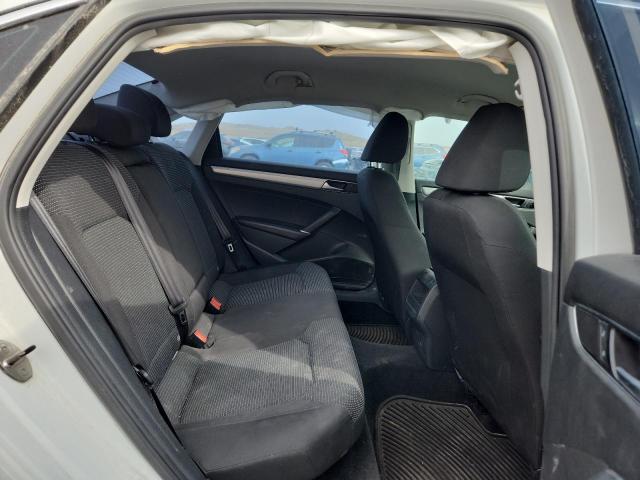 1VWAT7A30GC051100 - 2016 VOLKSWAGEN PASSAT S WHITE photo 10