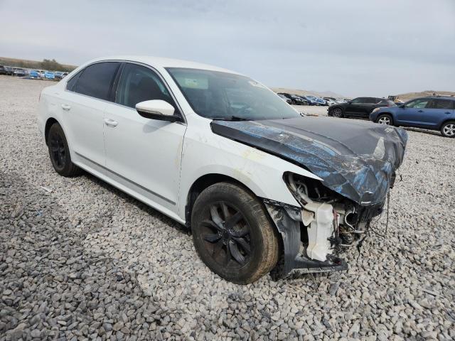 1VWAT7A30GC051100 - 2016 VOLKSWAGEN PASSAT S WHITE photo 4