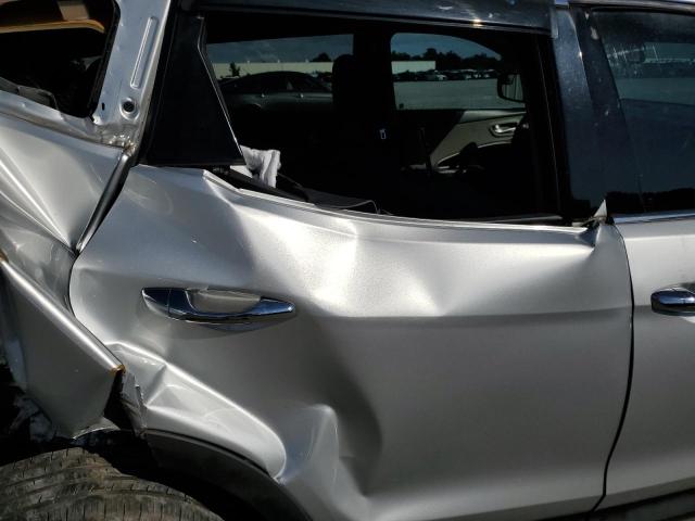 5XYZU3LB0HG407025 - 2017 HYUNDAI SANTA FE SPORT SILVER photo 11