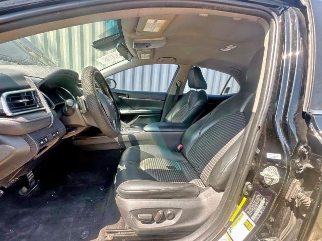 4T1B11HK2JU575143 - 2018 TOYOTA CAMRY L BLACK photo 5