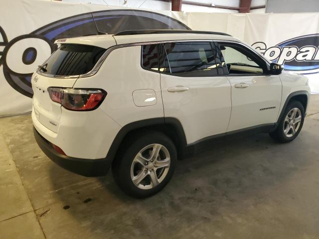 3C4NJDBNXPT552699 - 2023 JEEP COMPASS LATITUDE Biały zdjęcie 3