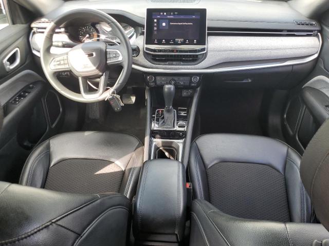 3C4NJDBNXPT552699 - 2023 JEEP COMPASS LATITUDE Biały zdjęcie 8