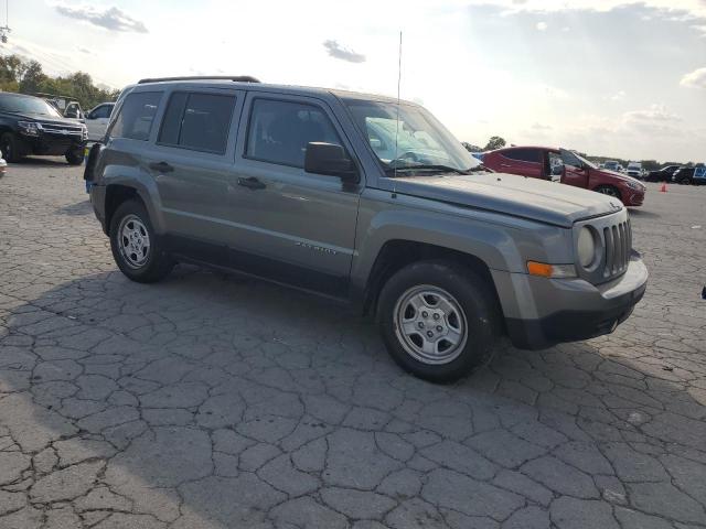 1C4NJPBA5CD605517 - 2012 JEEP PATRIOT SPORT GRAY photo 4