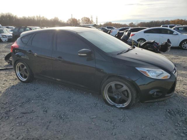 1FADP3K25DL187081 - 2013 FORD FOCUS SE BLACK photo 4