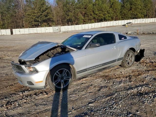1ZVBP8AN7A5107092 - 2010 FORD MUSTANG SILVER photo 1