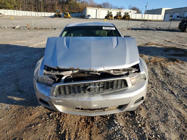 1ZVBP8AN7A5107092 - 2010 FORD MUSTANG SILVER photo 5