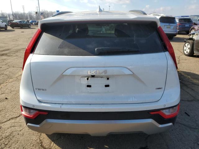 KNDCR3LEXP5054513 - 2023 KIA NIRO EX WHITE photo 6