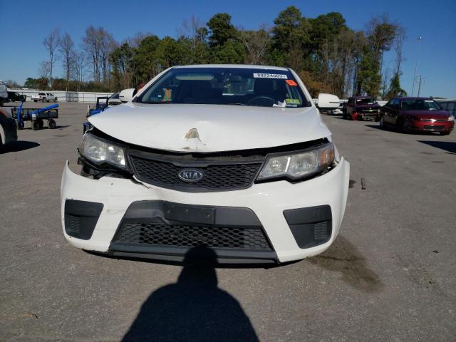 KNAFU6A27C5569739 - 2012 KIA FORTE EX WHITE photo 5