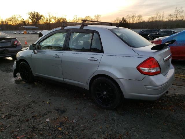 3N1BC11E49L449300 - 2009 NISSAN VERSA S SILVER photo 2